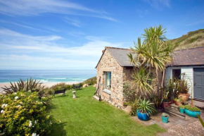 Sheldrake, Spacious Villa, Panoramic Sea-views, Large Garden, By Beach